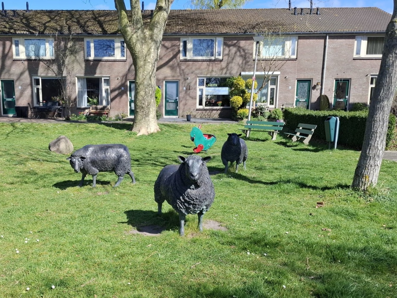Kunstwerk van drie schapen
