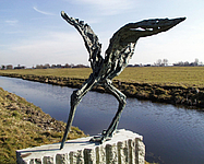 Kunstwerk De grutto in Zoeterwoude (Bron: hansmes.com) De grutto is een kunstwerk in het weidelandschap aan de rand van Zoeterwoude