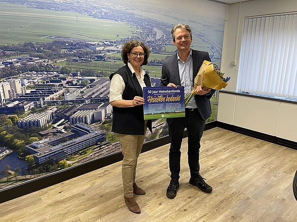 Wethouder Moniek van Sandick en Heineken directeur Tjeerd Meijer